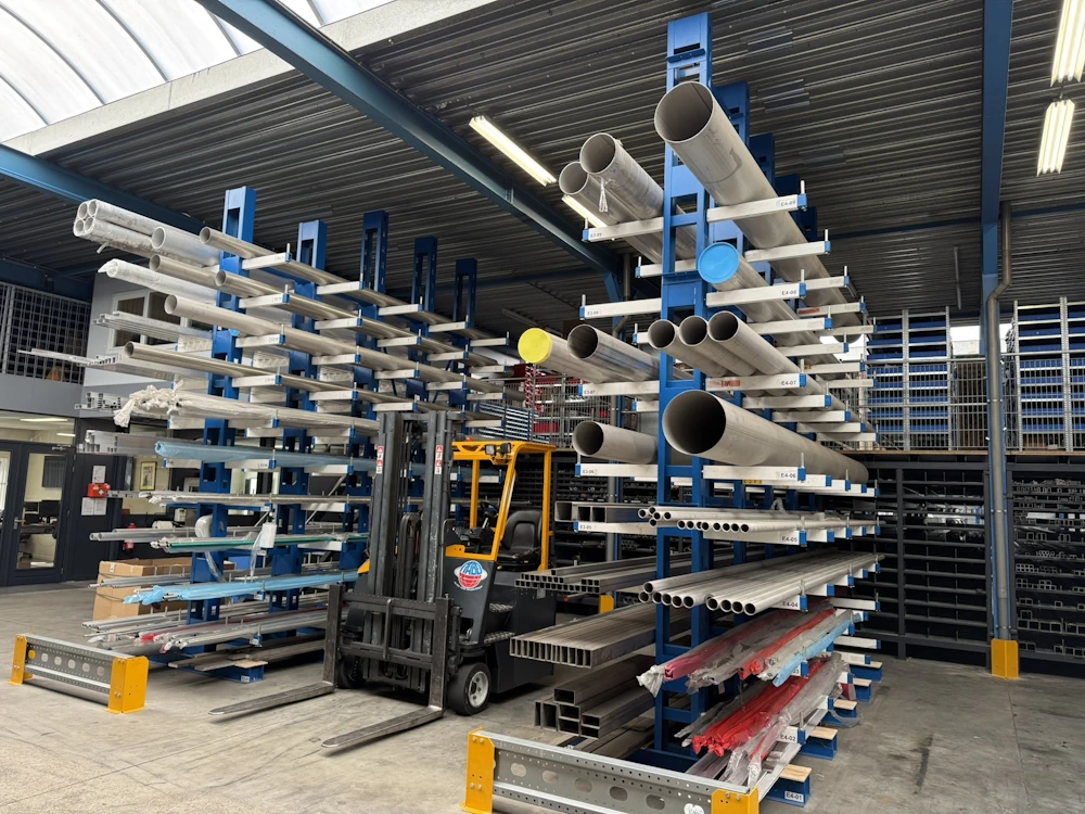 Magazijn met grote voorraad